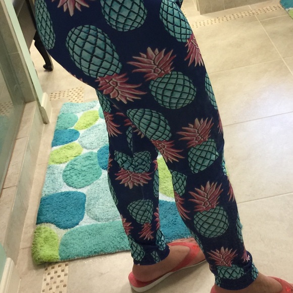 ⬇️ NWT New pineapple leggings one size XS-XL blue - Picture 6 of 8